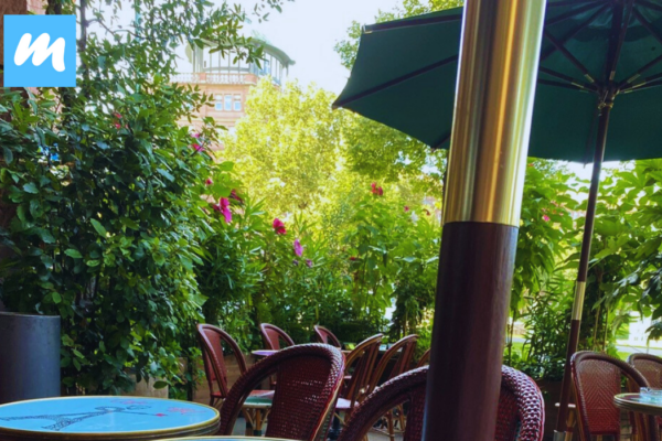 Caf%C3%A9%20Flo%20%26%238211%3B%20Mannheim%20I%20vis-%C3%A0-vis%20zum%20Wasserturm%21 Galerie Foto